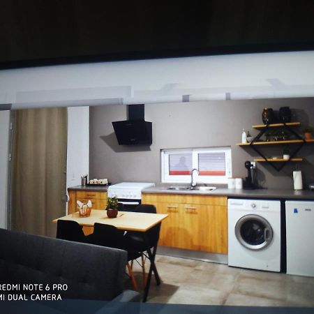 Minimal Apartment Каламата Экстерьер фото