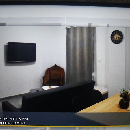 Minimal Apartment Каламата Экстерьер фото